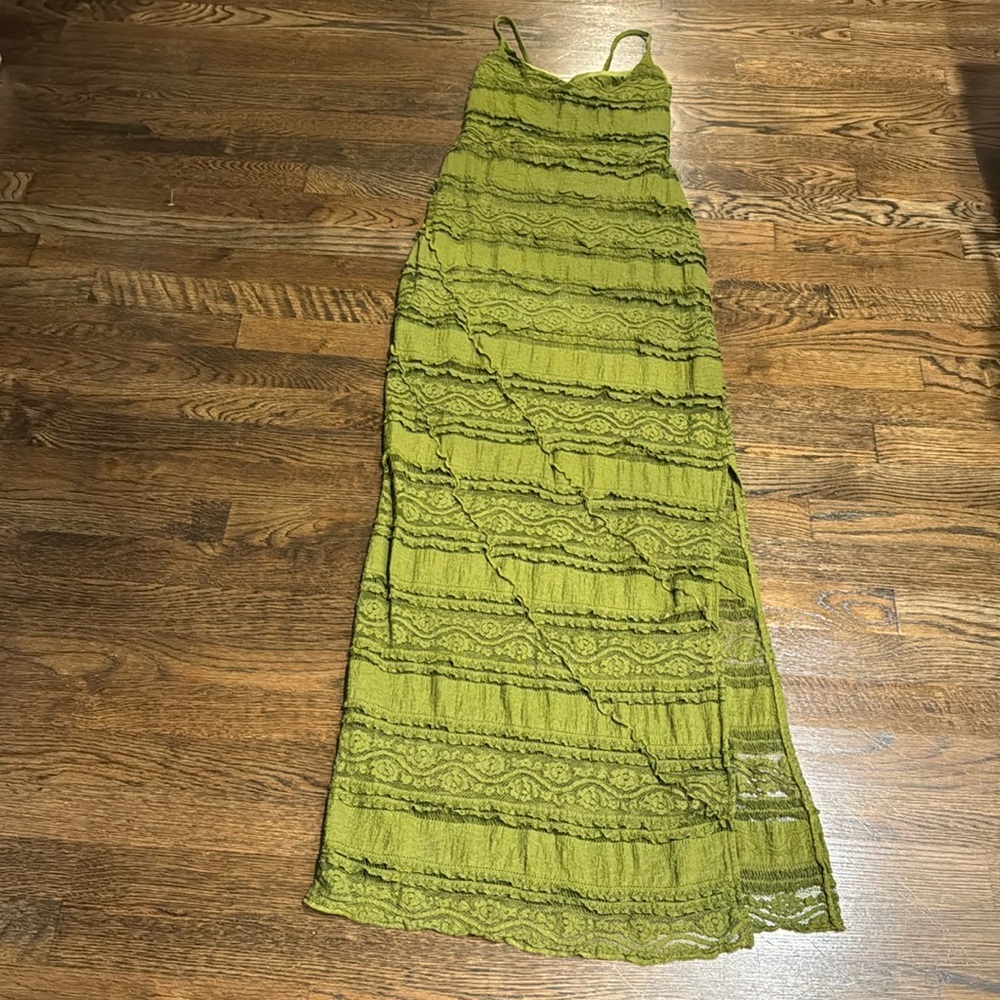 Green Lace Maxi Dress 🍾